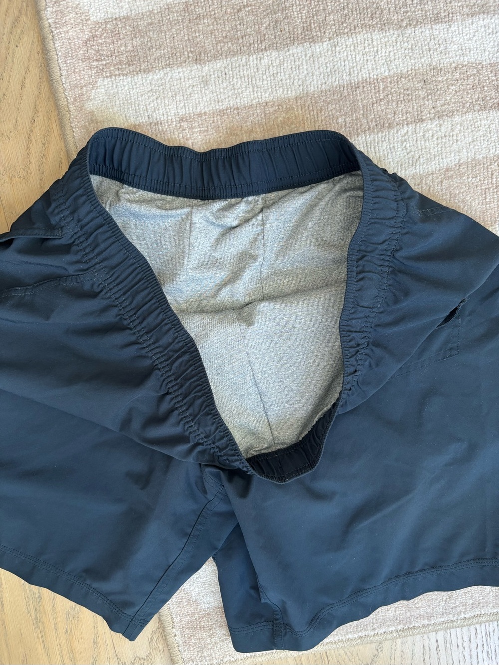 Men’s Vuori Kore Short Lined 7” - Picture 6 of 6